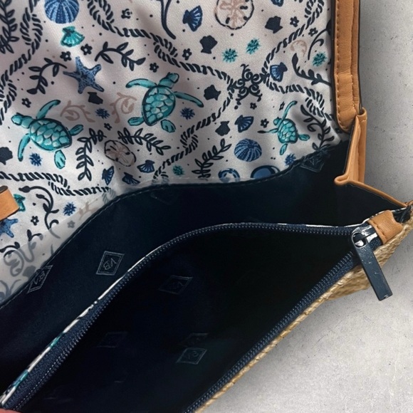Vera Bradley RFID Straw Beach Wristlet - Picture 5 of 6